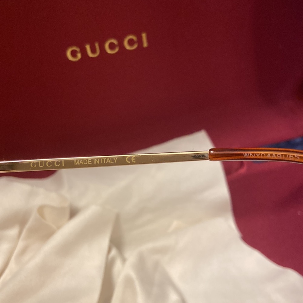 Gucci sunglasses with case - Picture 3 of 4